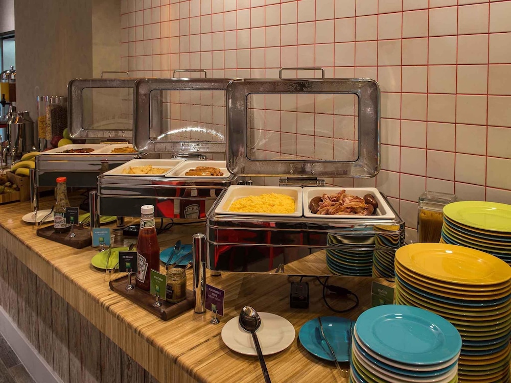 מזון ומשקאות