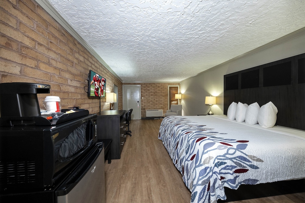 Red Roof Inn Monroe - photo 11