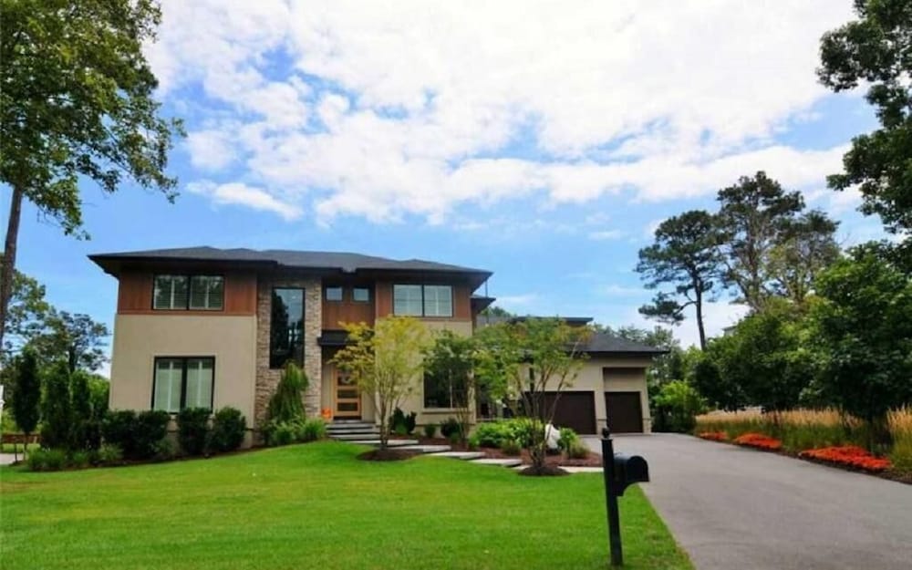 Eleanor LEE Lane 32 in Rehoboth Beach, United States