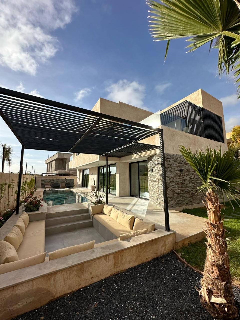 Magnifique Villa Golf Amelkis Sans Vis À Vis — 4-Star Luxury Hotel in Marrakesh, Morocco