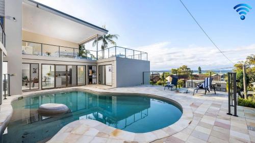 Coastal Breezes - carbon neutral hotel in Corlette