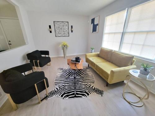 Serenity House 21123677 — Riverdale