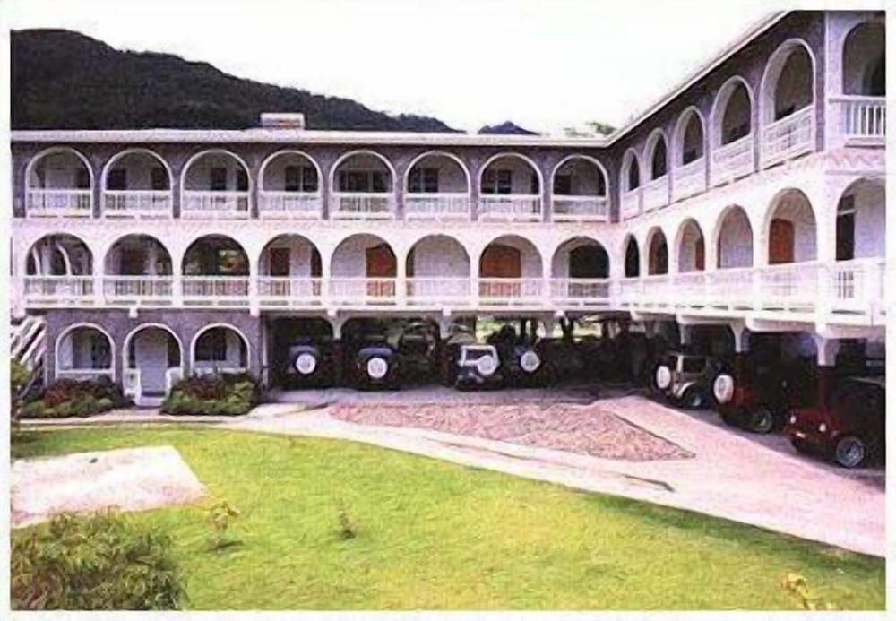 Leisure Inn - carbon neutral hotel in Soufriere