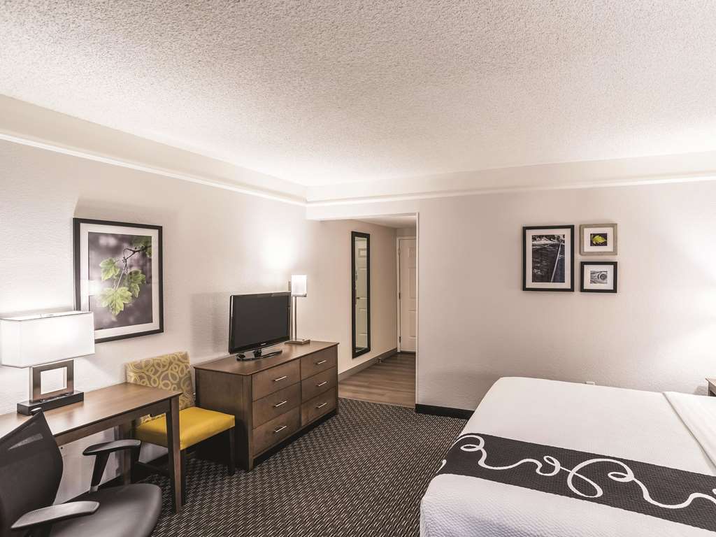 La Quinta Inn & Suites by Wyndham Flagstaff - photo 13