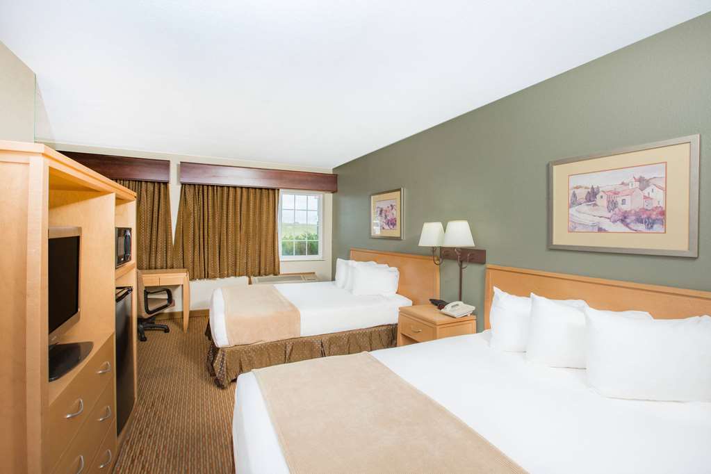 Ramada by Wyndham Spirit Lake Okoboji - photo 21