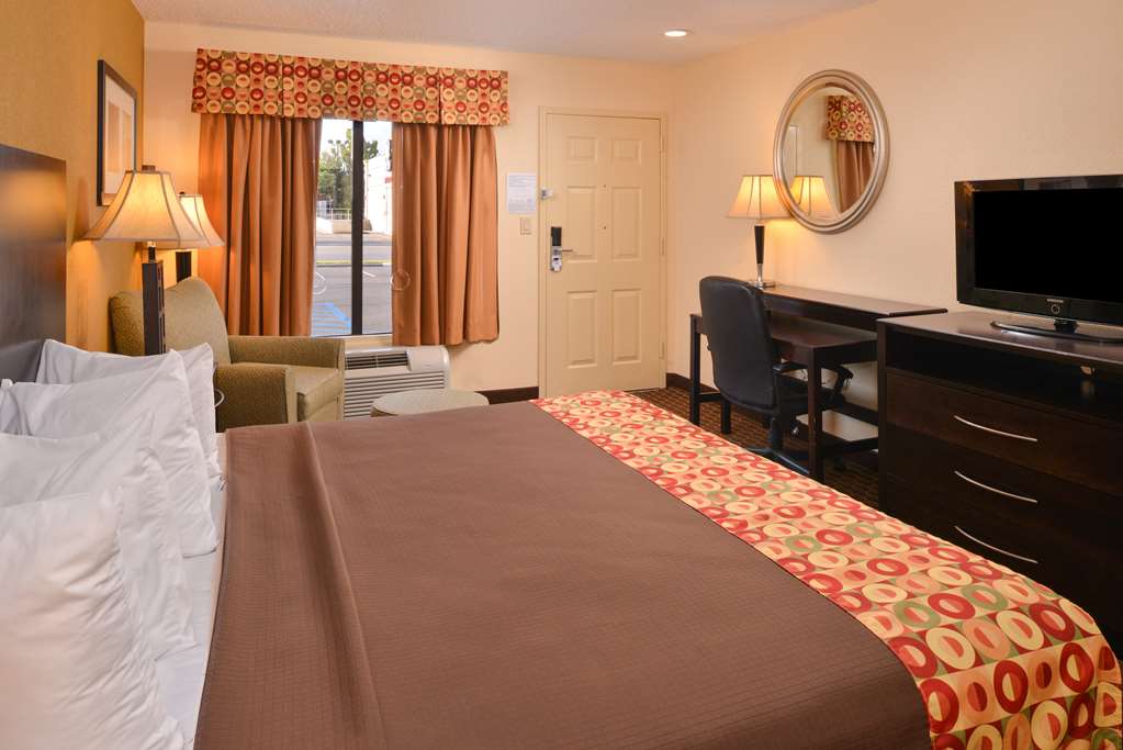 Americas Best Value Inn Tupelo Barnes Crossing - photo 13
