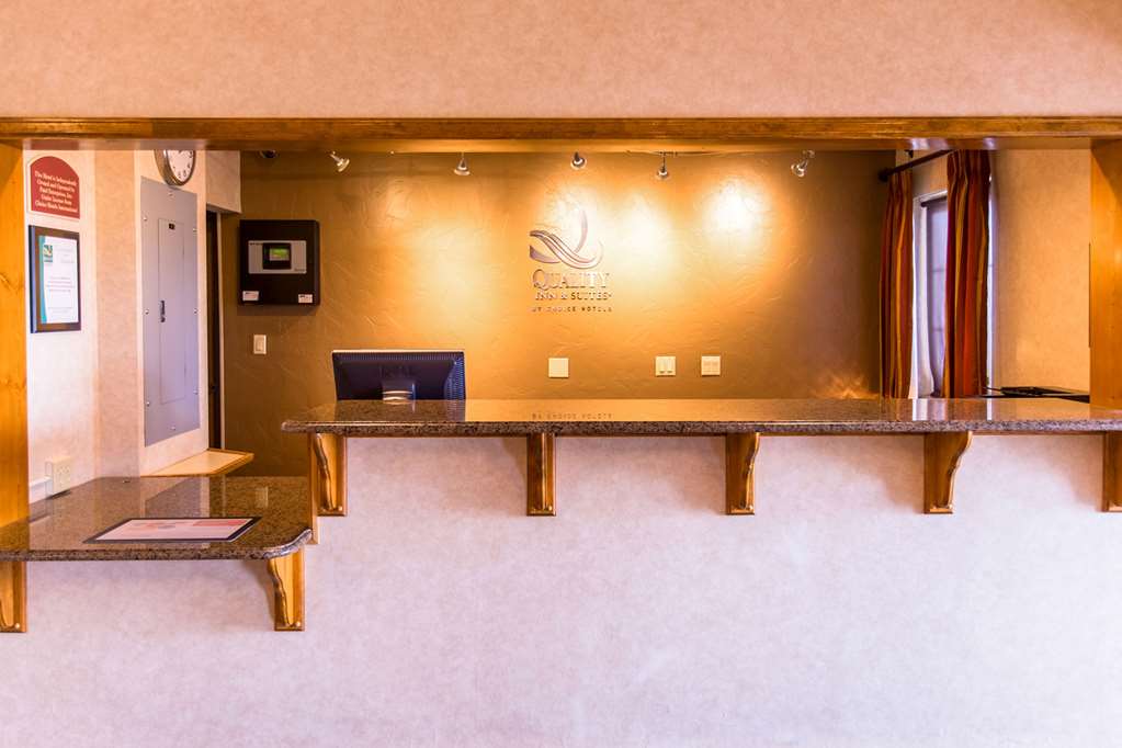 Quality Inn & Suites University - photo 8