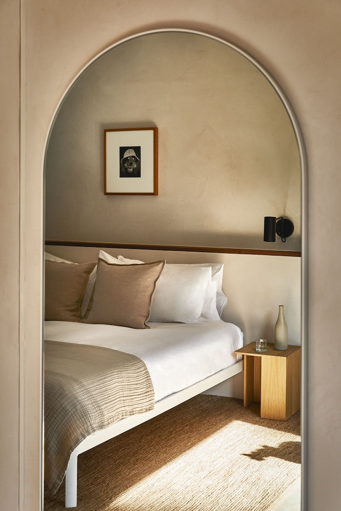 Hotel June Malibu - photo 17