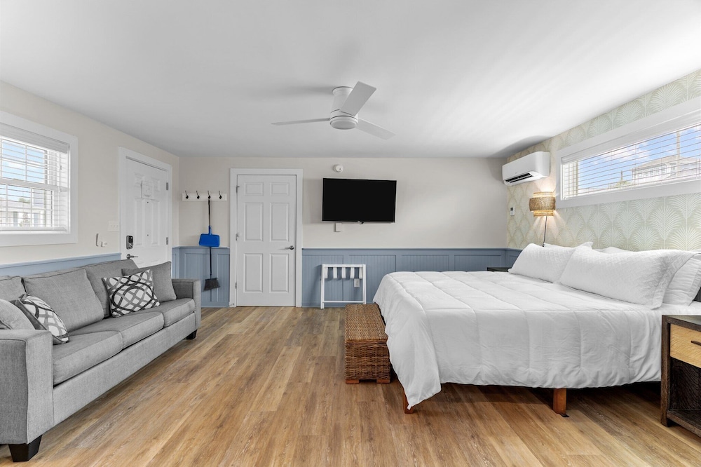 Loggerhead Inn and Suites - photo 42