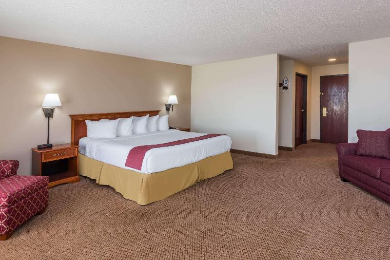 Seasons Inn and Suites Highland - photo 13