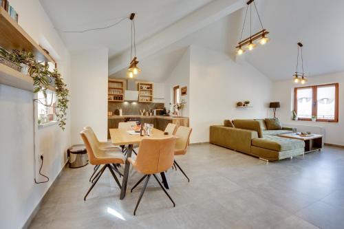 Sutorman 2 Villa D&B — 4-Star Luxury Hotel in Podgorica, Montenegro