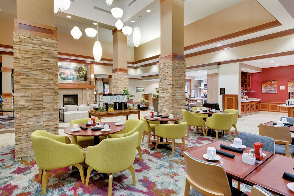Hilton Garden Inn Milwaukee Airport - photo 6