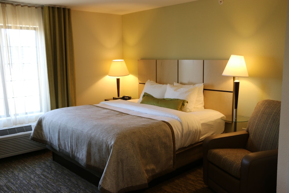 Candlewood Suites Bloomington by IHG - photo 10