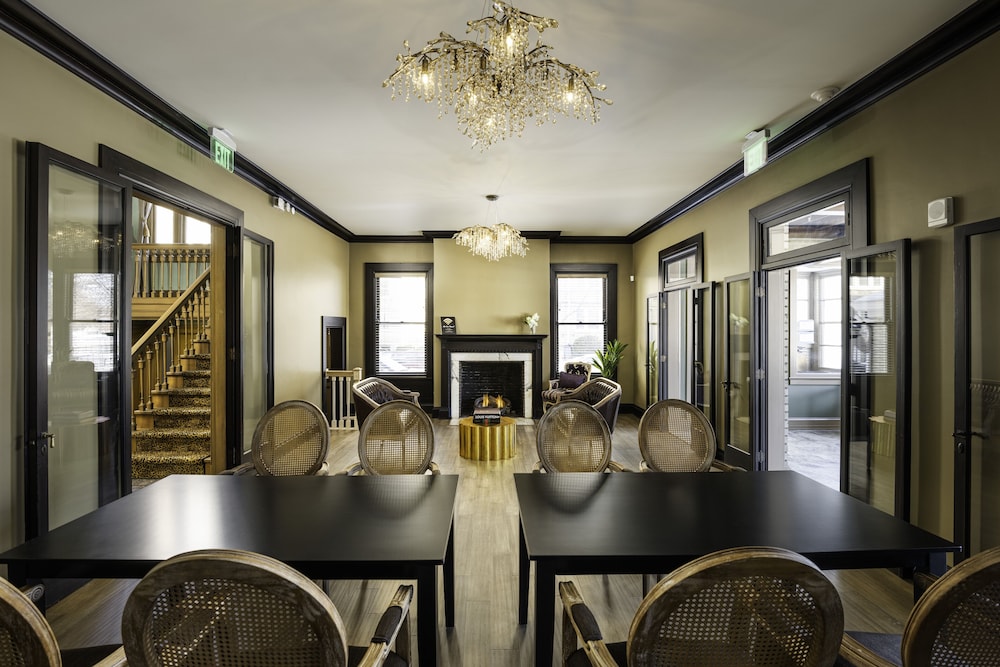 The Edward Hotel - photo 66