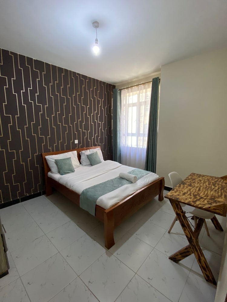 Lux Suites Millward Apartments Utawala