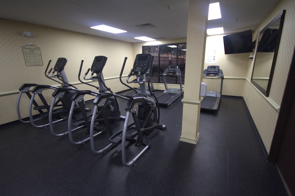 Atrium Hotel and Suites - photo 35