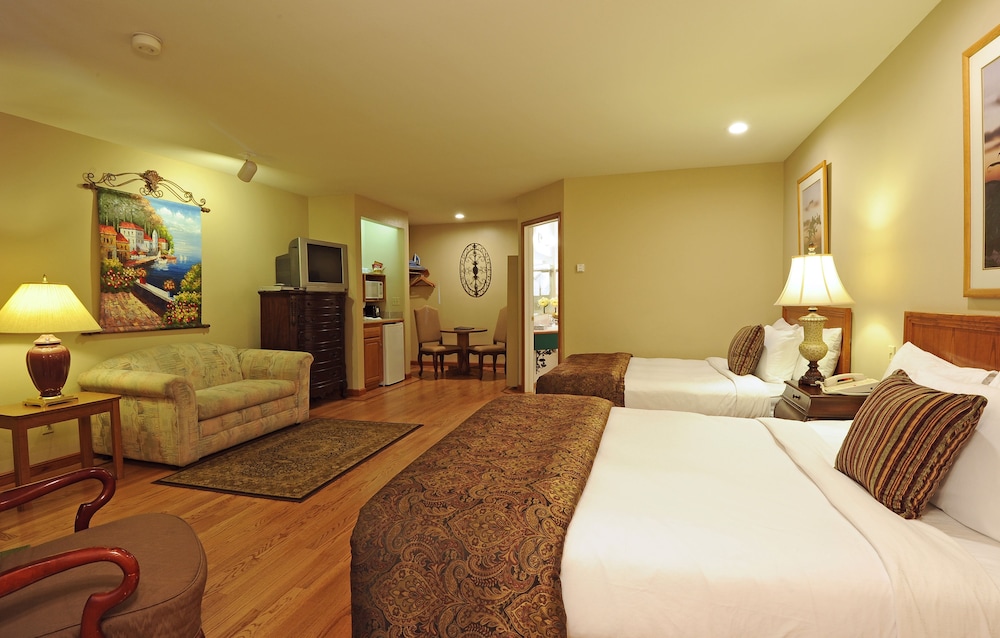 Mourelatos Lakeshore Resort - photo 18