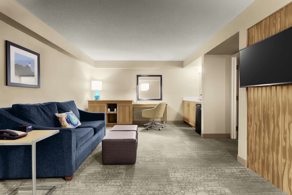 Hampton Inn Georgetown Marina - photo 11