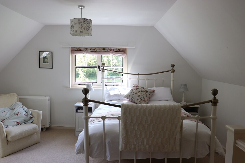 Low Farm Cottages — Diss — photo 3