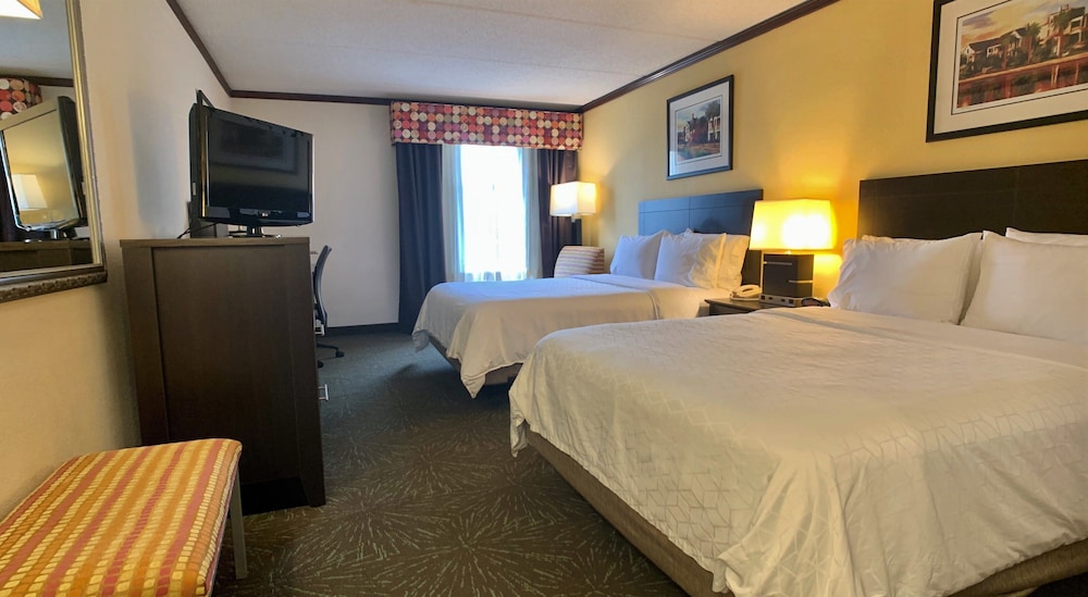 Holiday Inn Express & Suites Charleston Northwoods by IHG - photo 10
