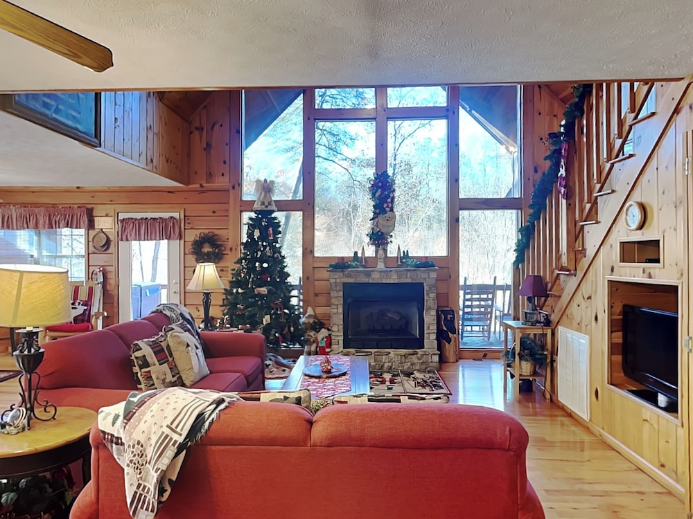 Mountain Mist - carbon neutral hotel in Sevierville