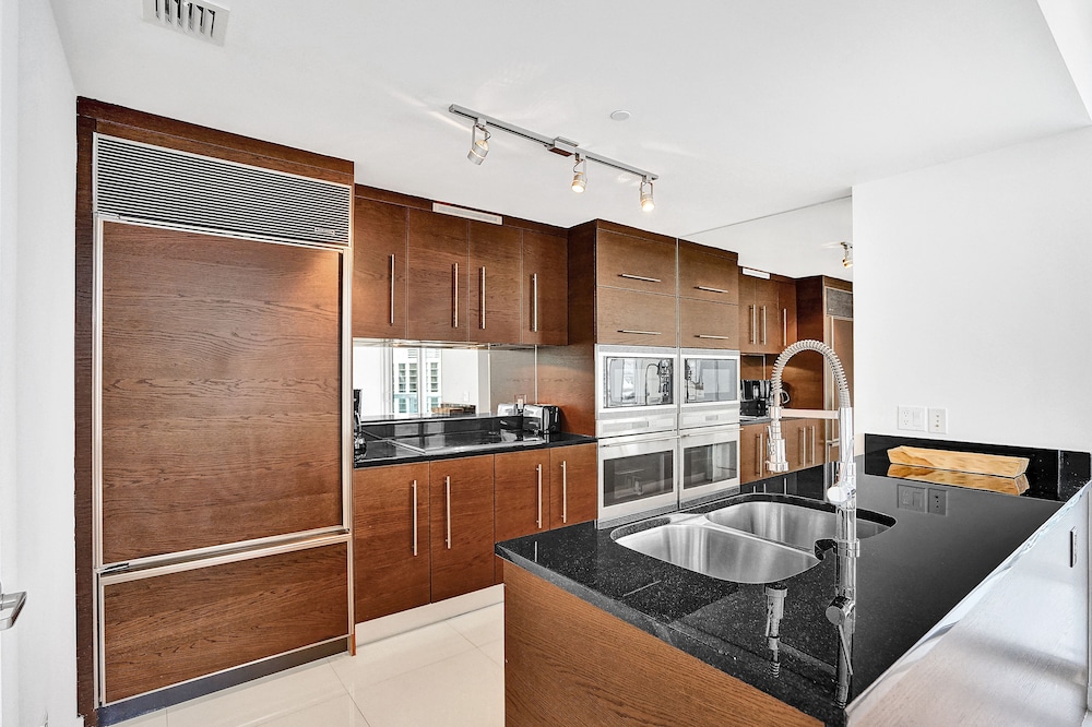 Sky City At Icon Brickell - photo 18