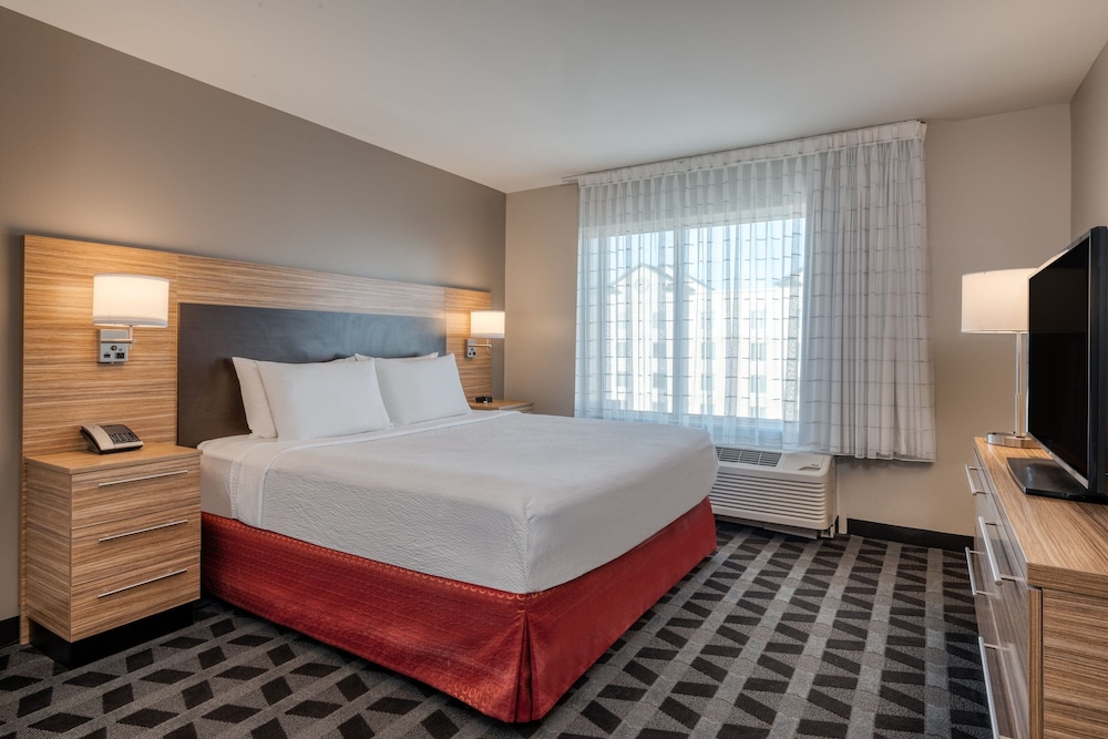 TownePlace Suites by Marriott Indianapolis Airport - photo 13