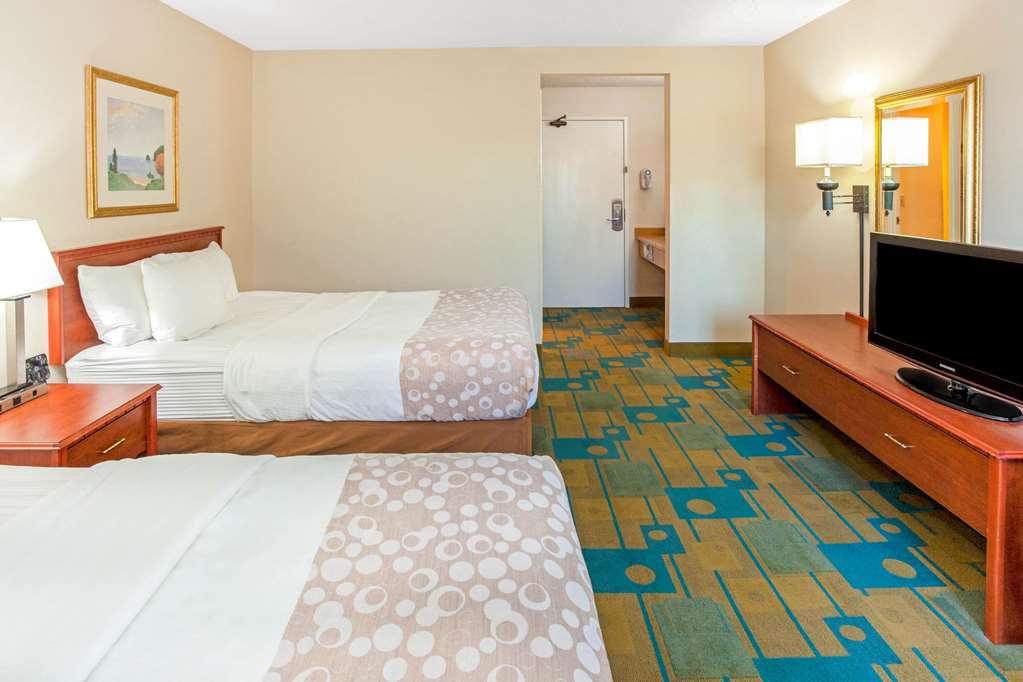 La Quinta Inn by Wyndham Milwaukee Airport Oak Creek - photo 27