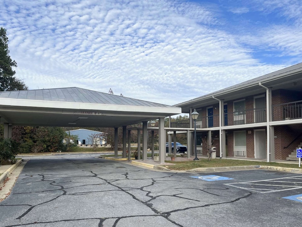 Motel 6 Sandersville GA — hotel in Sandersville