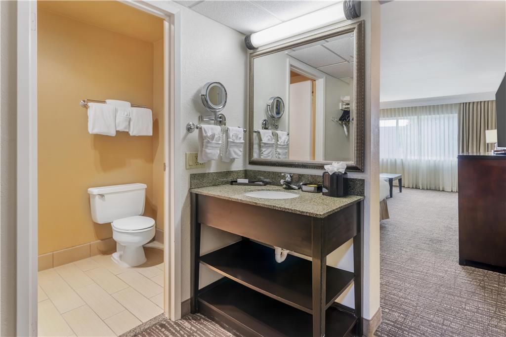 Best Western Plus Garden Court Inn - photo 41