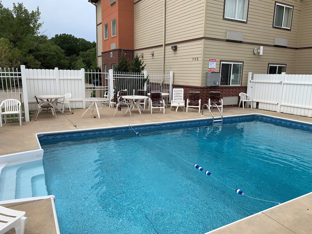 Holiday Inn Express Wichita North Park City by IHG - photo 13