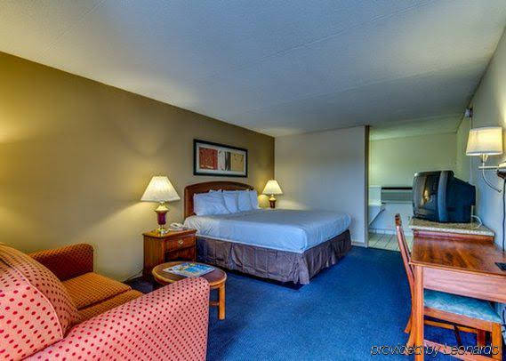 Econo Lodge Lumberton NC - photo 7