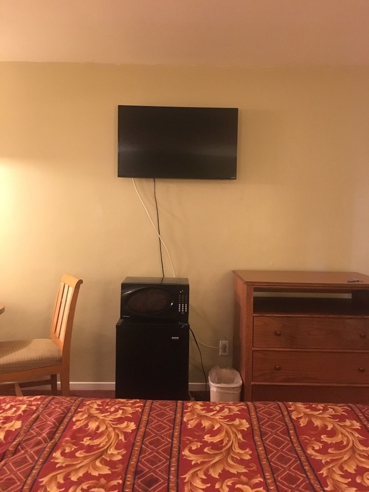 Century Inn - photo 9