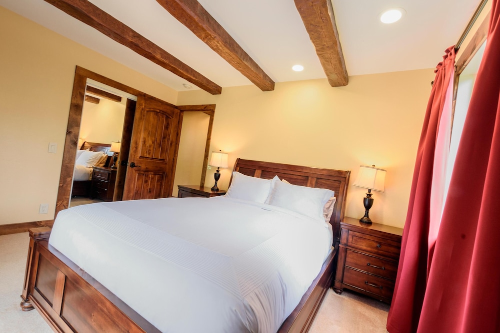 Lx18: Golfer's Dream Retreat Estate - photo 4
