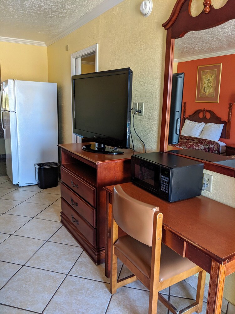 Lake Houma Inn - photo 9