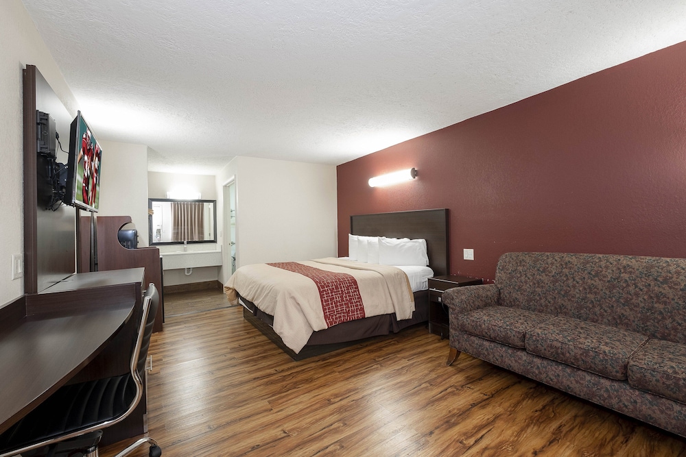 Red Roof Inn Starkville University - photo 4