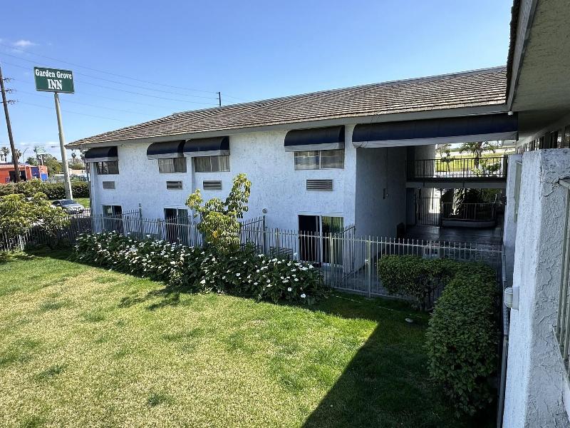 Garden Grove Inn - photo 2