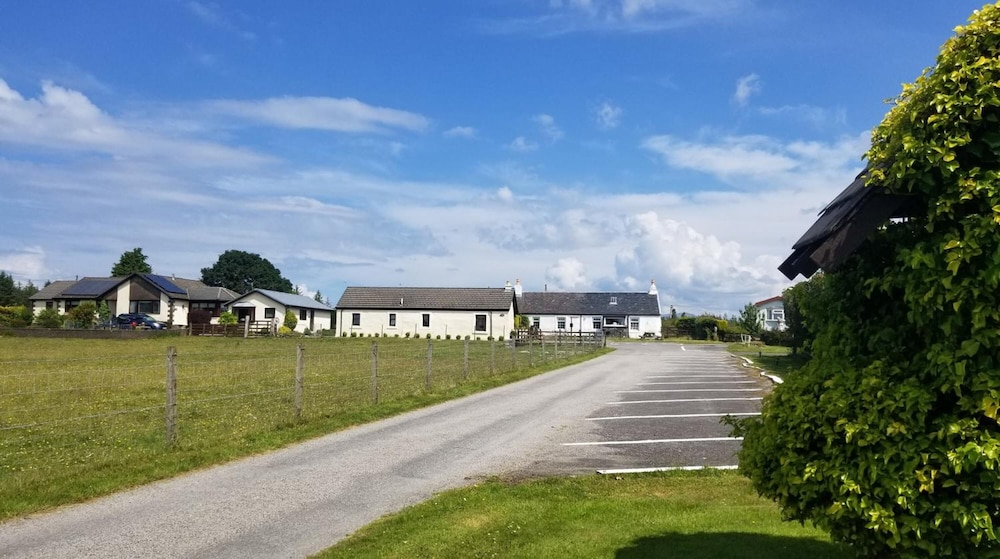 Hawthorn Cottages B&B — 4-Star Luxury Hotel in Oban, United Kingdom