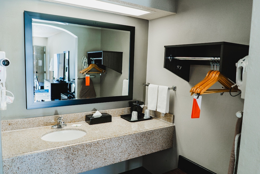 Quality Inn & Suites Monticello - photo 42