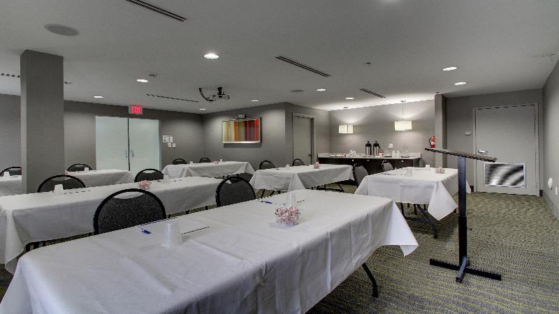 Holiday Inn Express & Suites Jackson Downtown Coliseum by IHG - photo 59