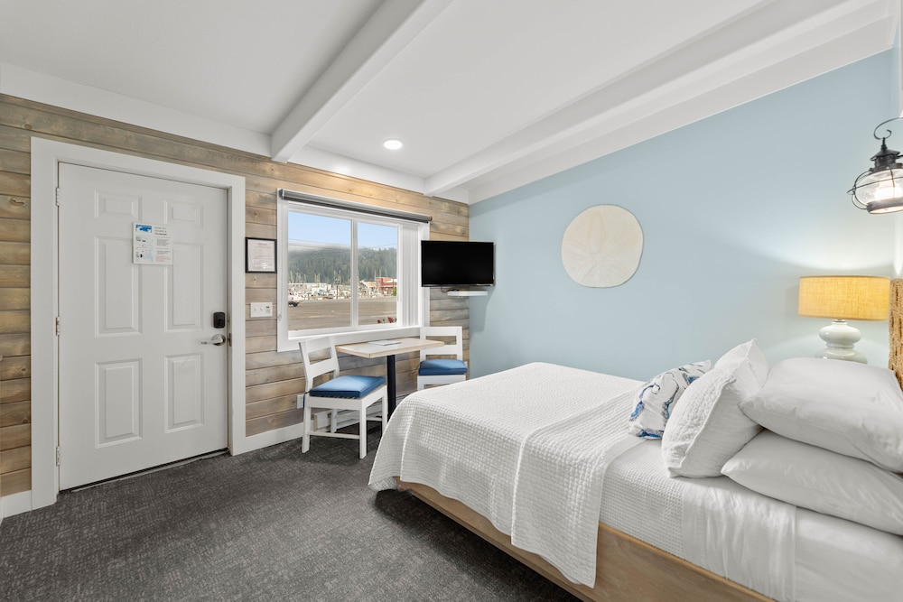 Harborview Inn & RV Park - carbon neutral hotel in Belmont