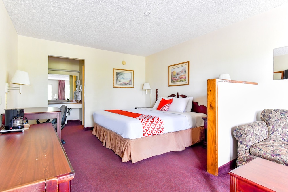 OYO Hotel Tyler Lindale - photo 11
