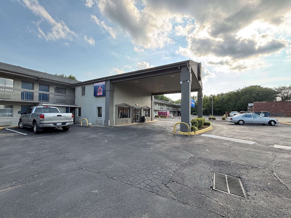 Sunset Inn Northlake - photo 25