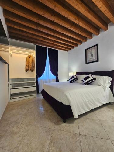 Casa Rosa Parcheggio Gratis Wi Fi Free — 4-Star Luxury Hotel in Tivoli, Italy