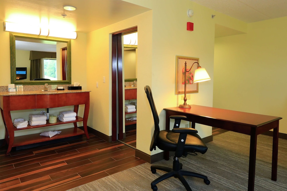 Hampton Inn & Suites Lamar - photo 49