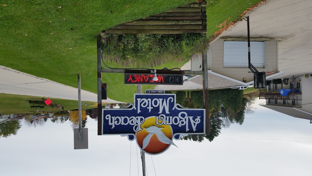 Algoma Beach Motel - photo 97
