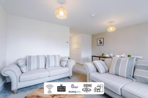 Spacious 5BR Contractor Stay Sleeps 10 in Chester in Chester, United Kingdom
