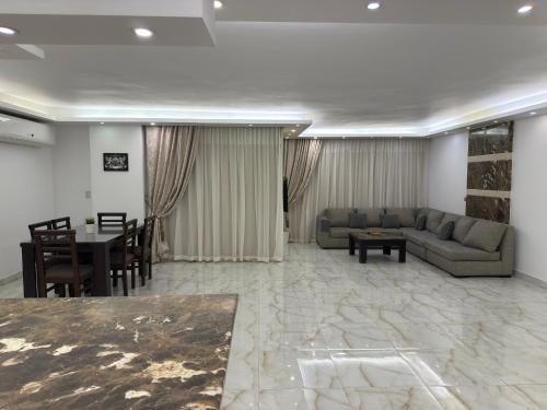 Le Royal Residence 2 — 4-Star Luxury Hotel in Cairo, Egypt