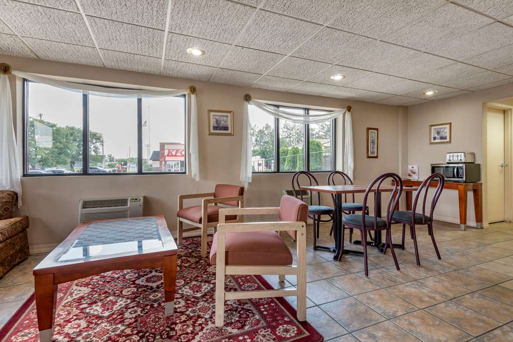 Econo Lodge Dewitt I 90 - photo 16