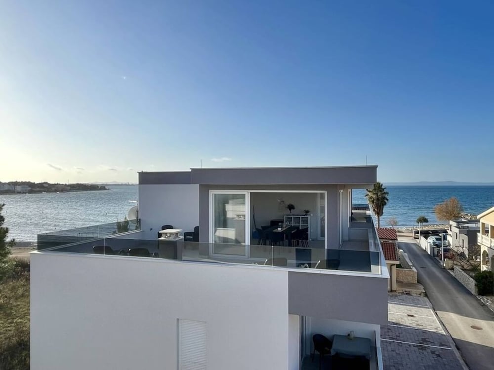 Blizina Mora II Modern Retreat in Vir, Croatia